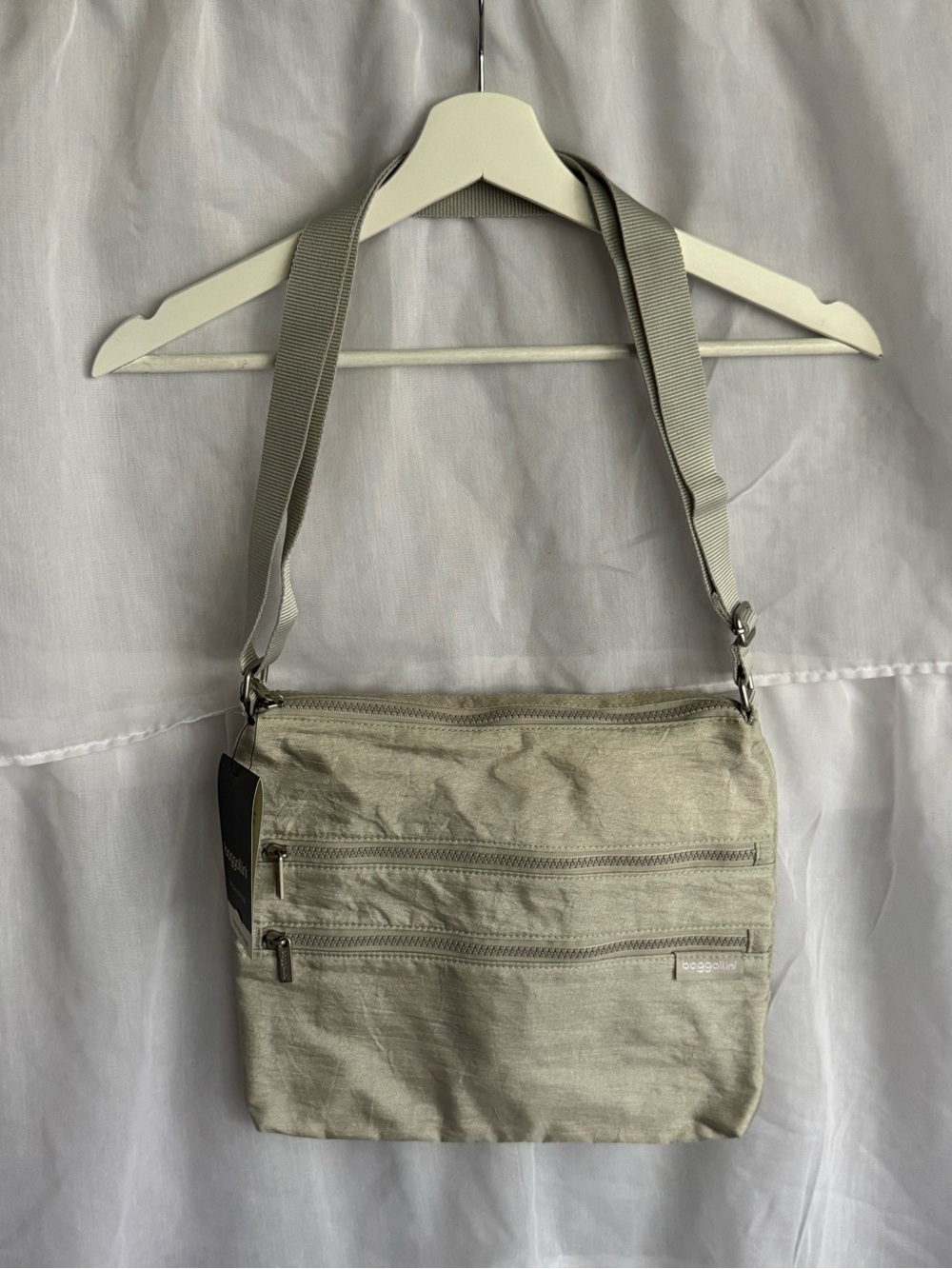 Baggallini Multi-Pocket Large Zipper Bag